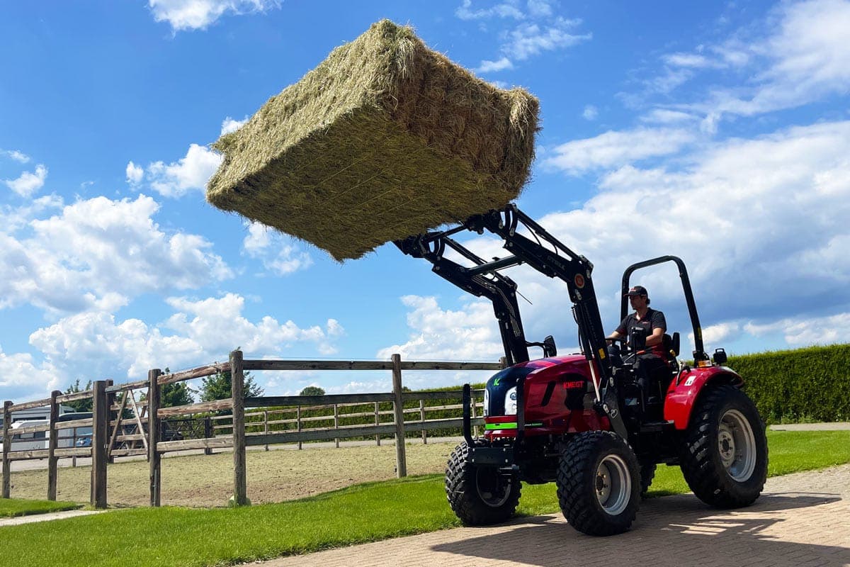 Top 5 voorlader accessoires om jouw compacte tractor compleet te maken